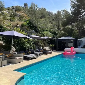 https://alixia-cavaillon.fr-provencehotel.com