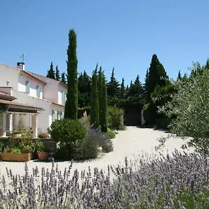 https://mas-de-lestello.fr-provencehotel.com